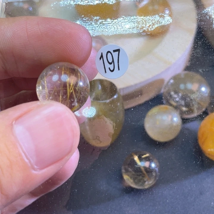 未镶嵌颈饰水晶匆**年