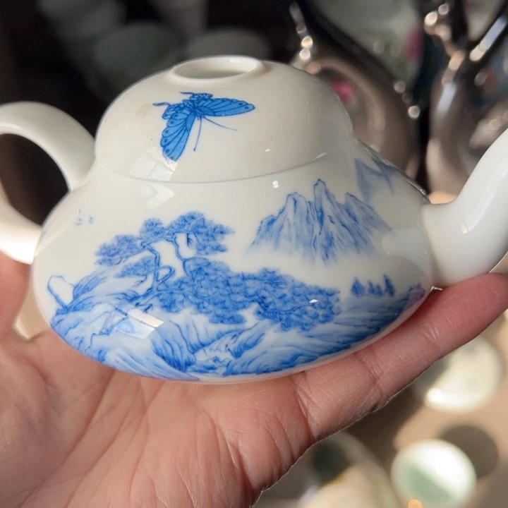 壶手绘山水大球泥茶壶