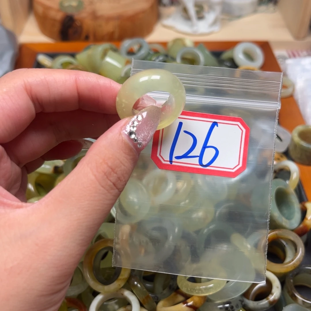 路***璐蛇纹石玉未镶嵌珠宝奇石