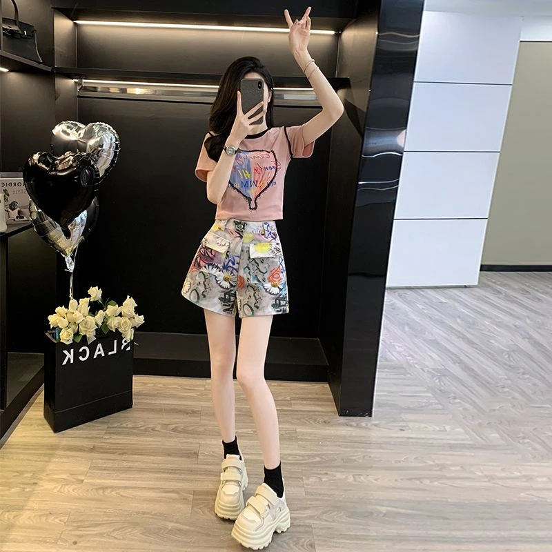 2025夏新款小个子休闲时尚套装减龄短袖T恤上衣短裤a字热裤两件套