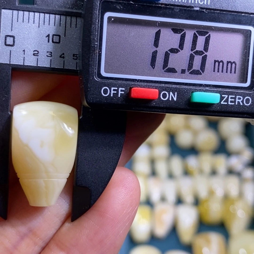 裸石蜜蜡未镶嵌配饰