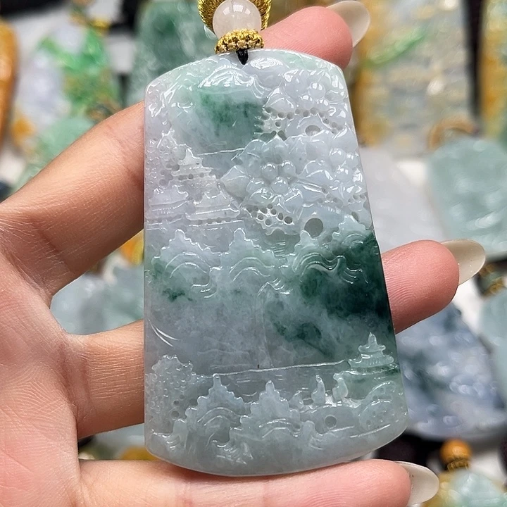 翡翠未镶嵌颈饰山水牌