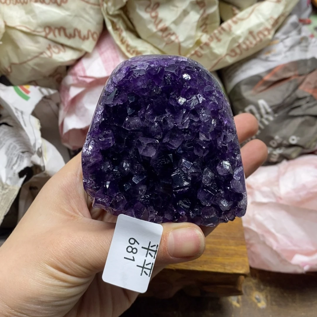 紫晶乌拉圭未镶嵌