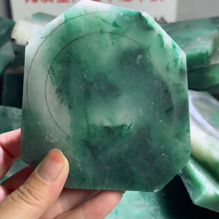 小***丽定制石英质玉（非洲翠）