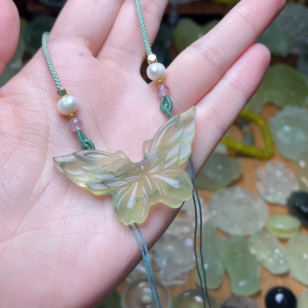 蛇纹石玉未镶嵌吊坠