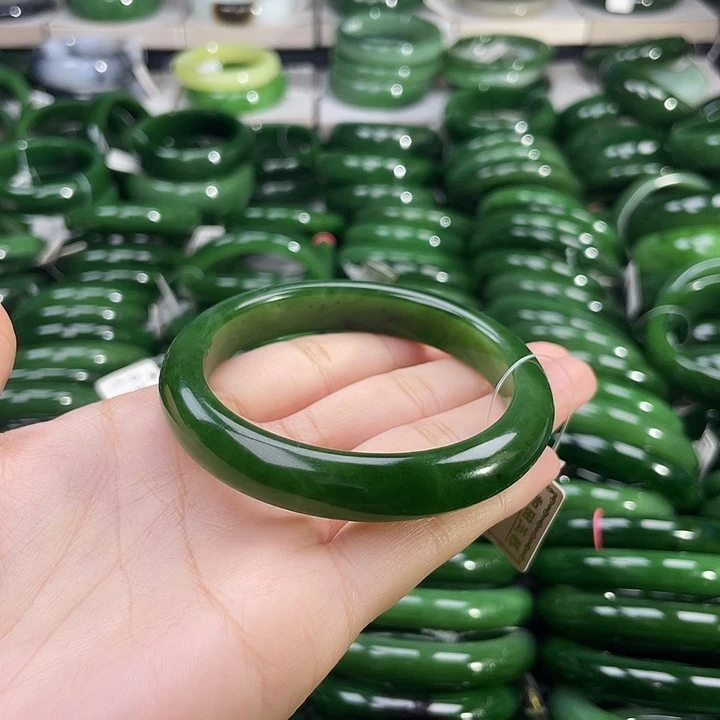 未镶嵌手镯和田玉（碧玉）