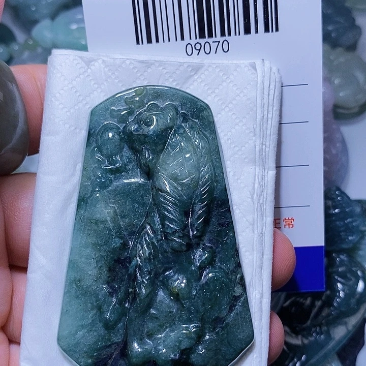 翡翠未镶嵌颈饰天光墟翡翠市场现金代购