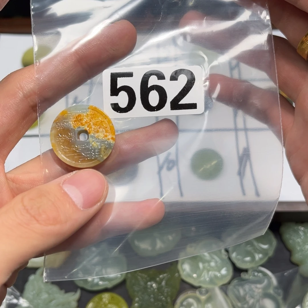 蛇纹石玉颈饰合金非*刘