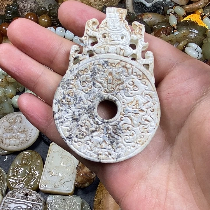 和田玉未镶嵌挂件