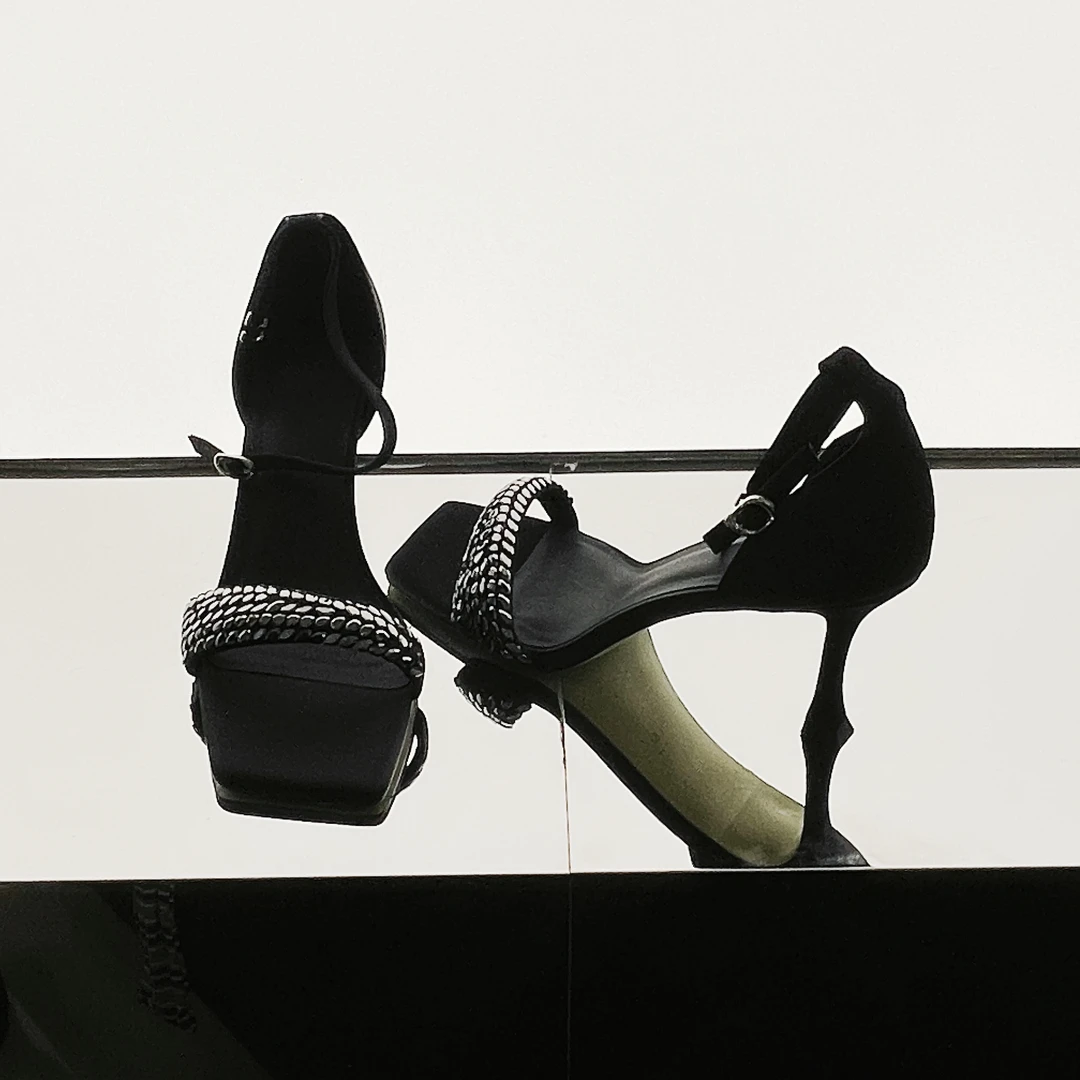 KUNSWEAR/琨丝薇尔25SU 轻奢高级质感高跟平头细跟凉鞋 834024040