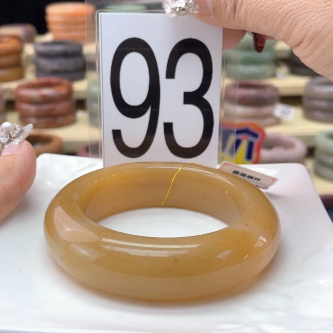 【闪购商品】石英质玉手镯未镶嵌