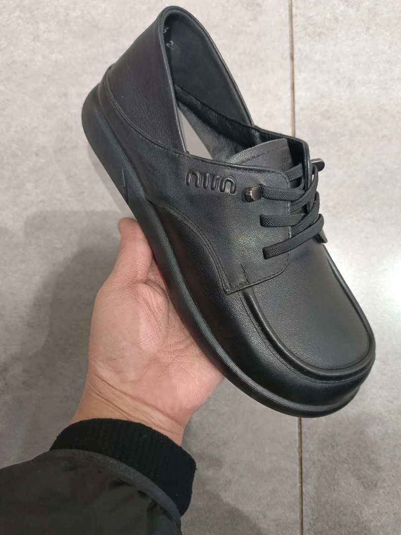 软底软面平底免系带妈妈鞋