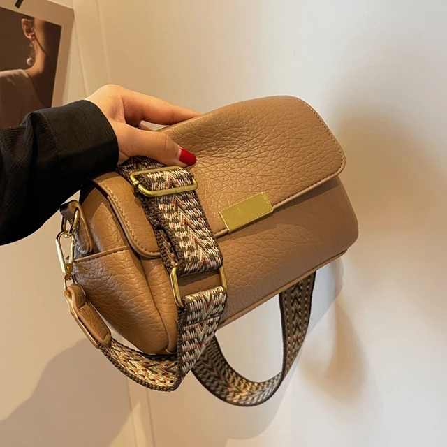 高级质感复古小包包女2025新款时尚百搭宽带斜挎包通勤单肩枕头包