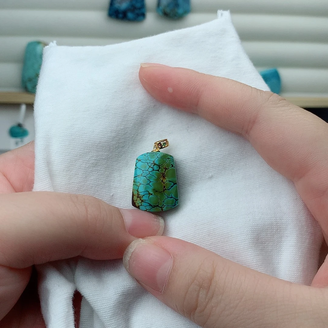 未镶嵌绿松石珠宝奇石