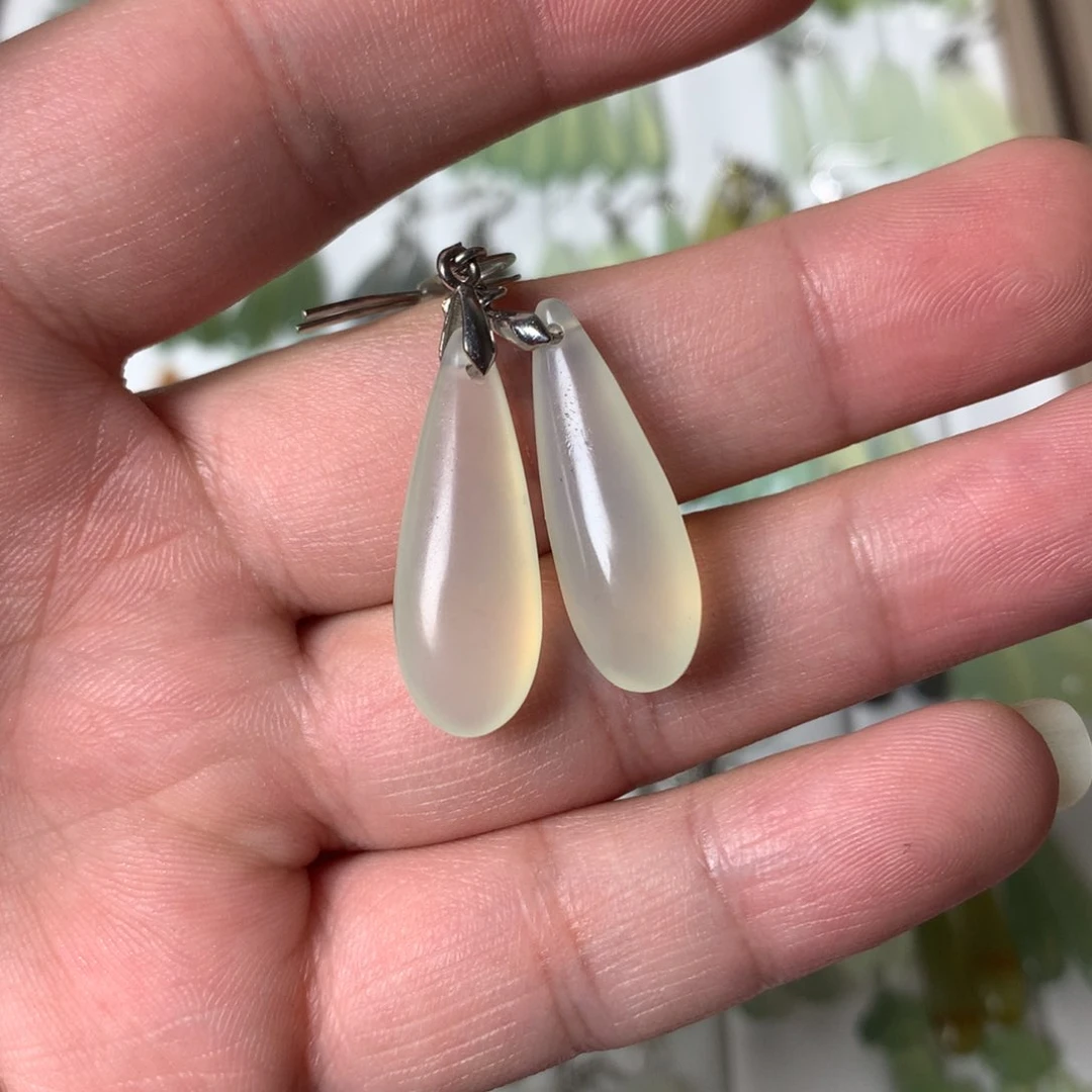 蛇纹石玉耳环未镶嵌