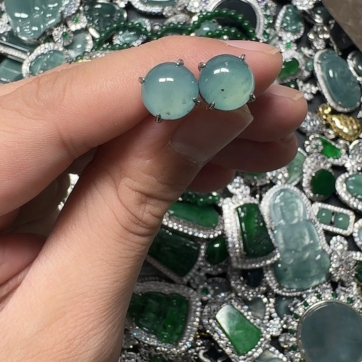 翡翠未镶嵌颈饰天然A货翡翠放漏