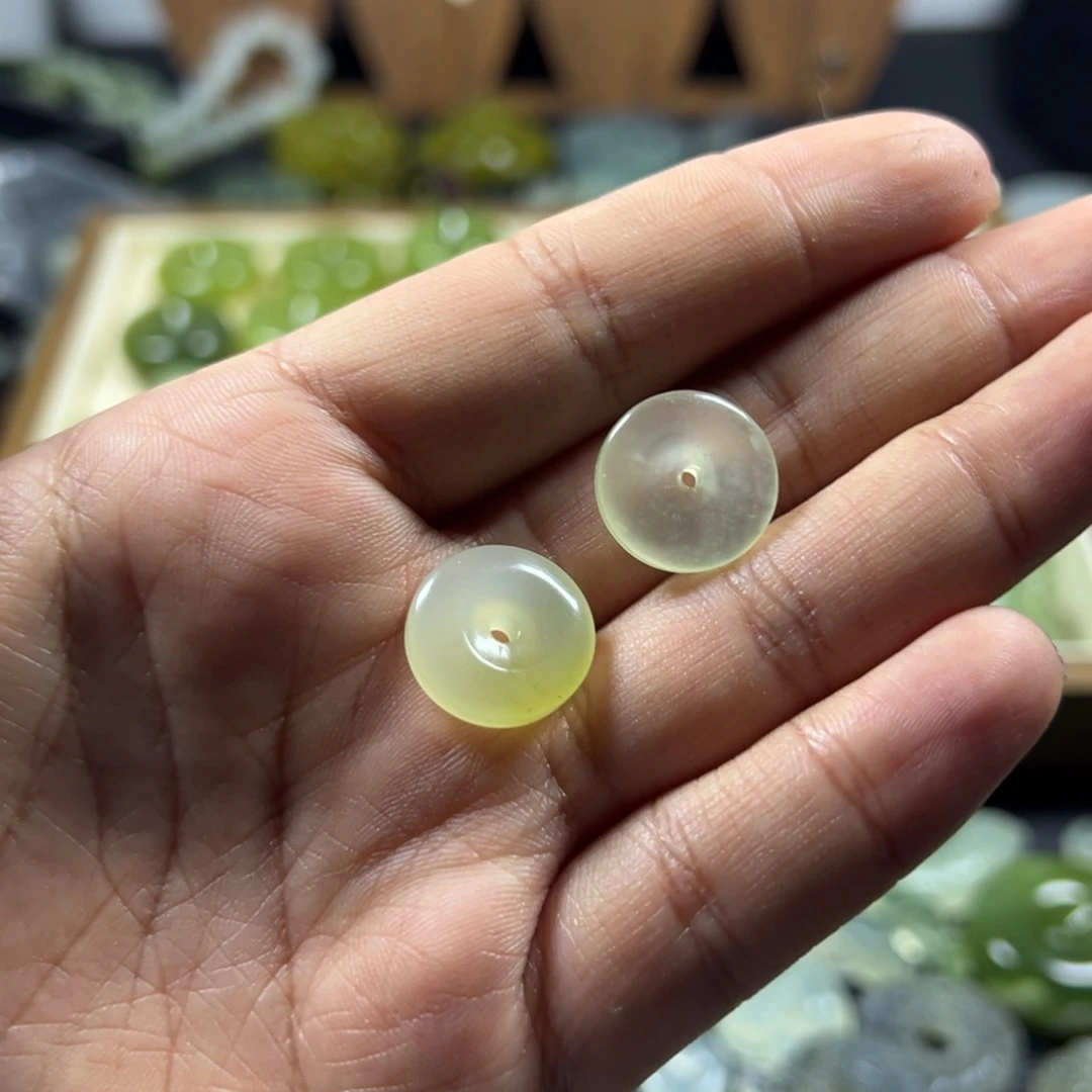 ****子未镶嵌岫玉吊坠(不含链)