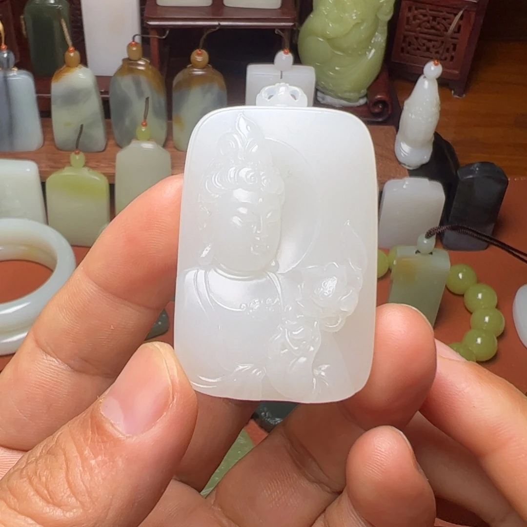 十***评和田玉未镶嵌颈饰