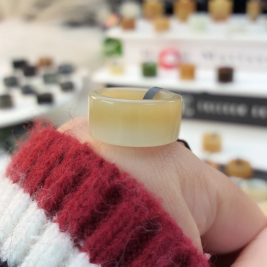 和田玉（糖玉）未镶嵌戒指i44奶盖圆切16.4mm