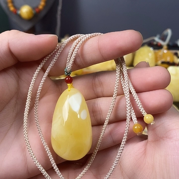 琥珀未镶嵌裸石水滴