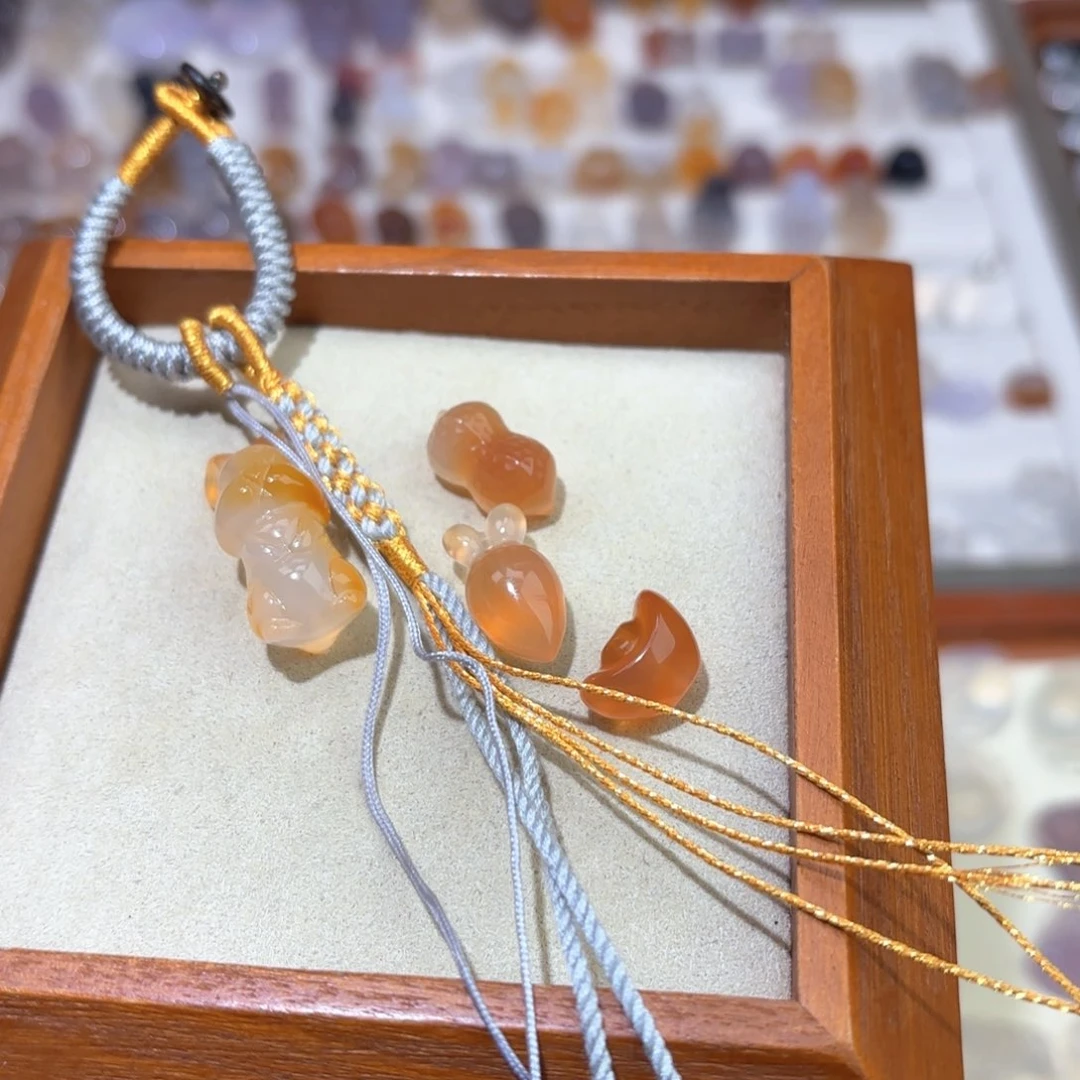 玛瑙/玉髓颈饰未镶嵌诃*桉