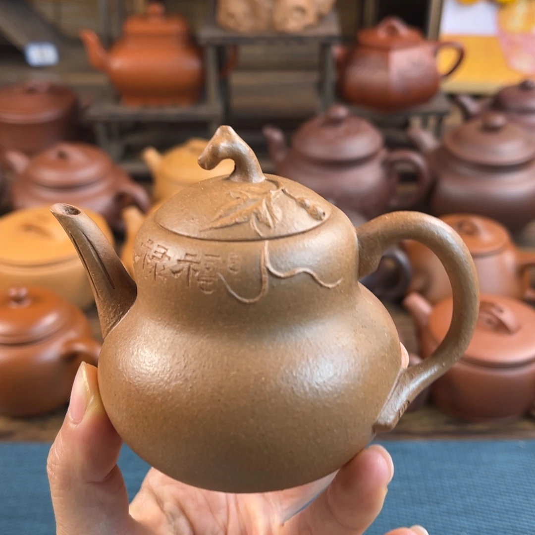 紫砂茶壶手工制作工艺精湛