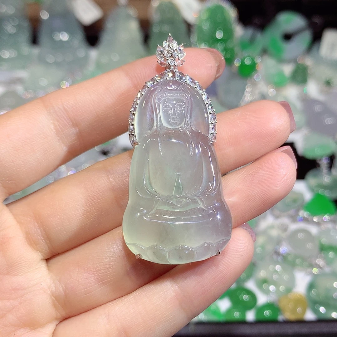 翡翠18K金镶嵌颈饰素衣