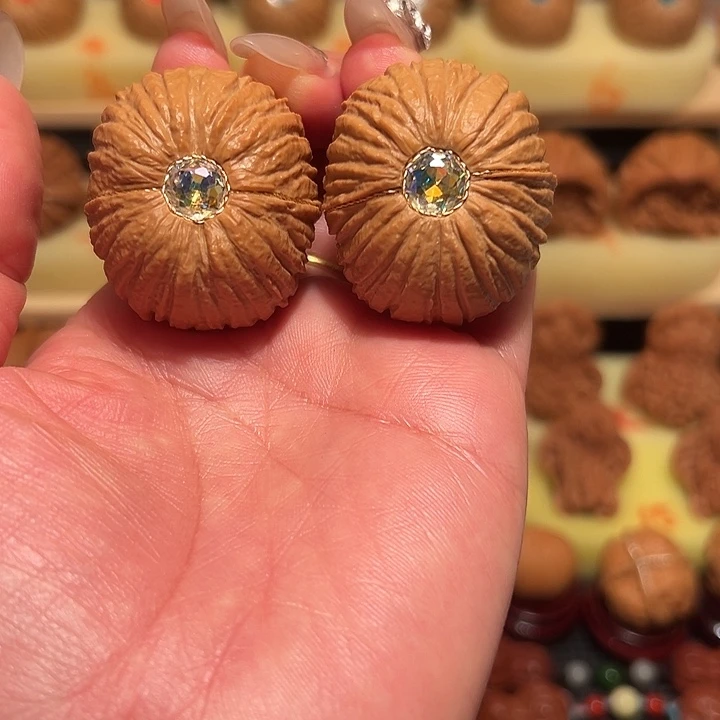 北***.吊坠桃核精品核桃