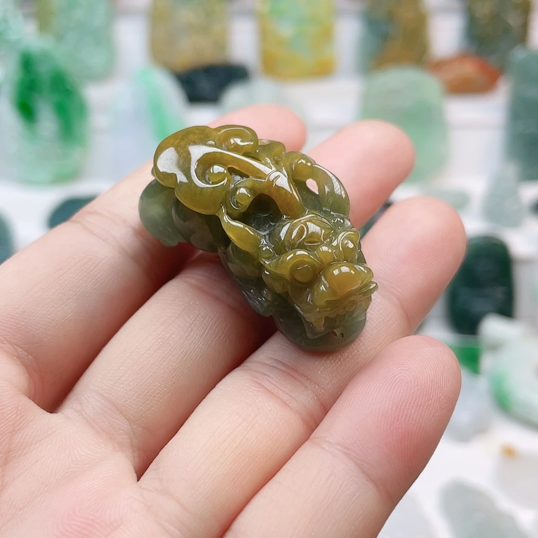 翡翠颈饰未镶嵌貔貅