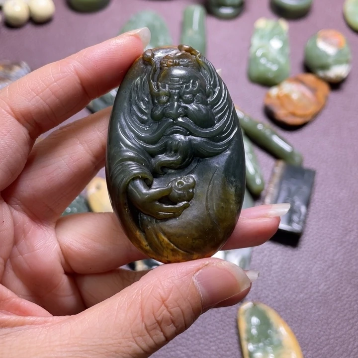 盼***望颈饰未镶嵌岫岩河磨玉（透闪石质玉）