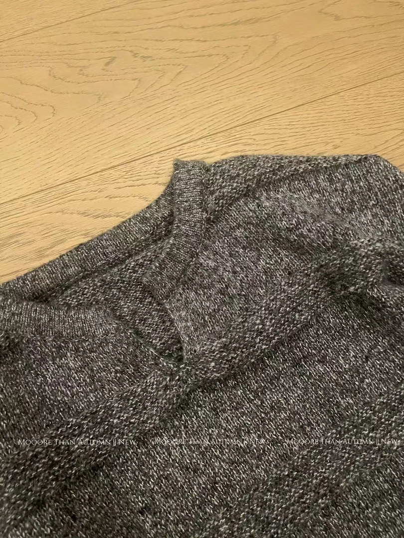 Mooore Than（新品）松弛感慵懒小V粗线套头毛衣