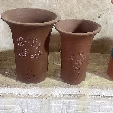 中国宜兴紫砂花＂