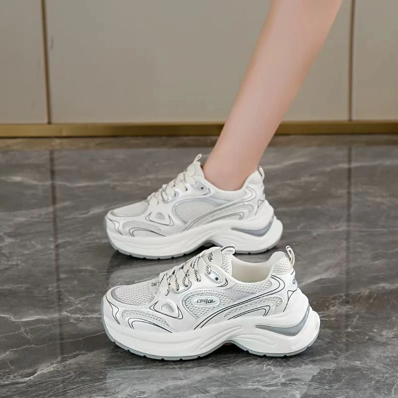 老爹鞋女2025春季新款街头8601爆款显脚小软底防滑学生运动跑步