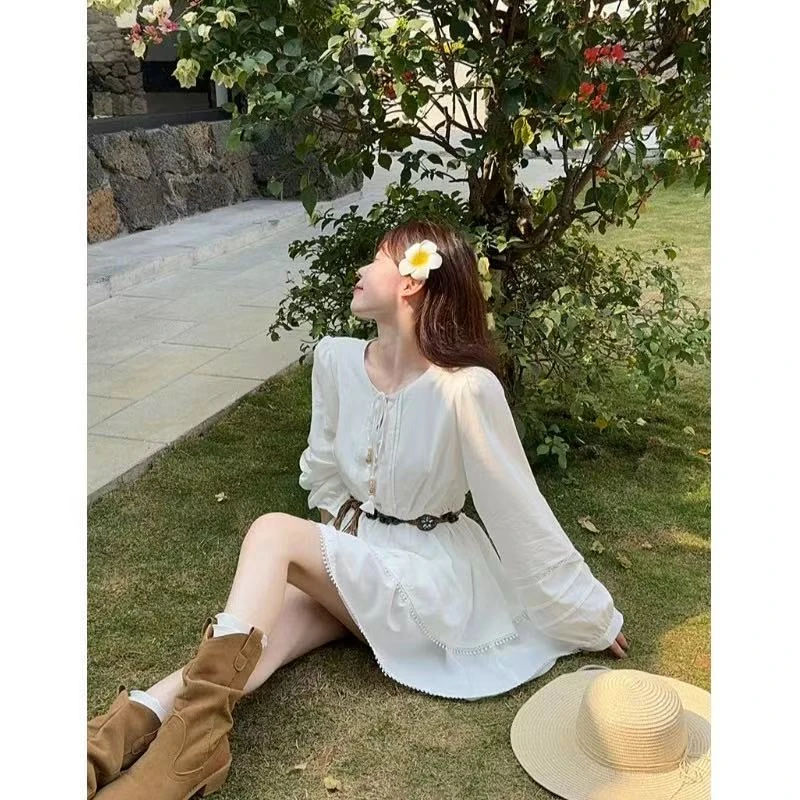 羊城故事波西米亚度假风流苏白色长袖收腰连衣裙