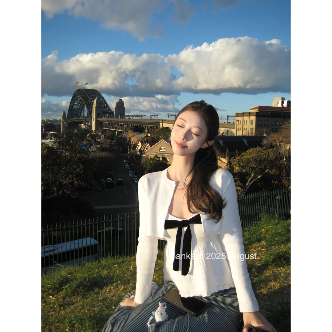 法式复古蝴蝶结系带背心女2025早秋新款设计感小众针织开衫两件套