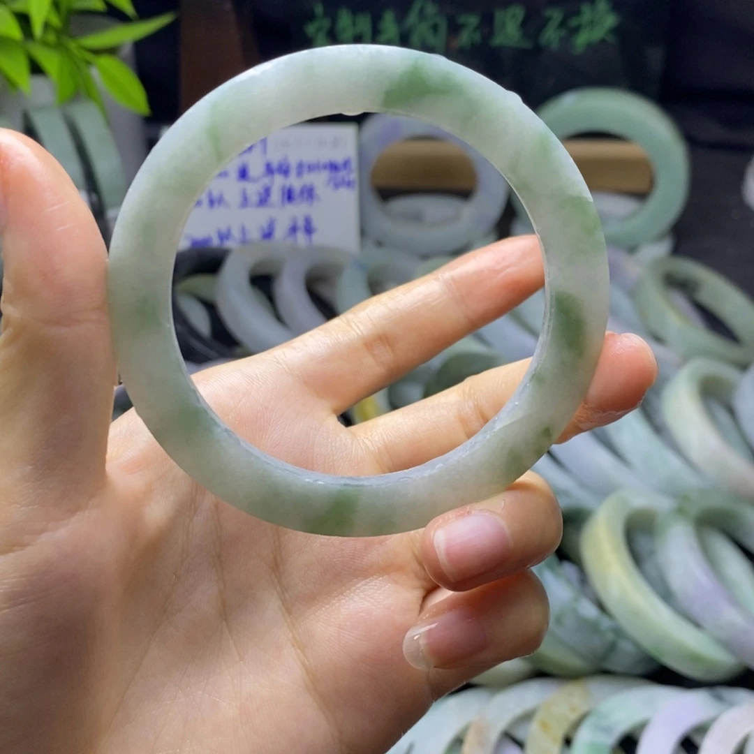 定制翡翠未镶嵌手镯