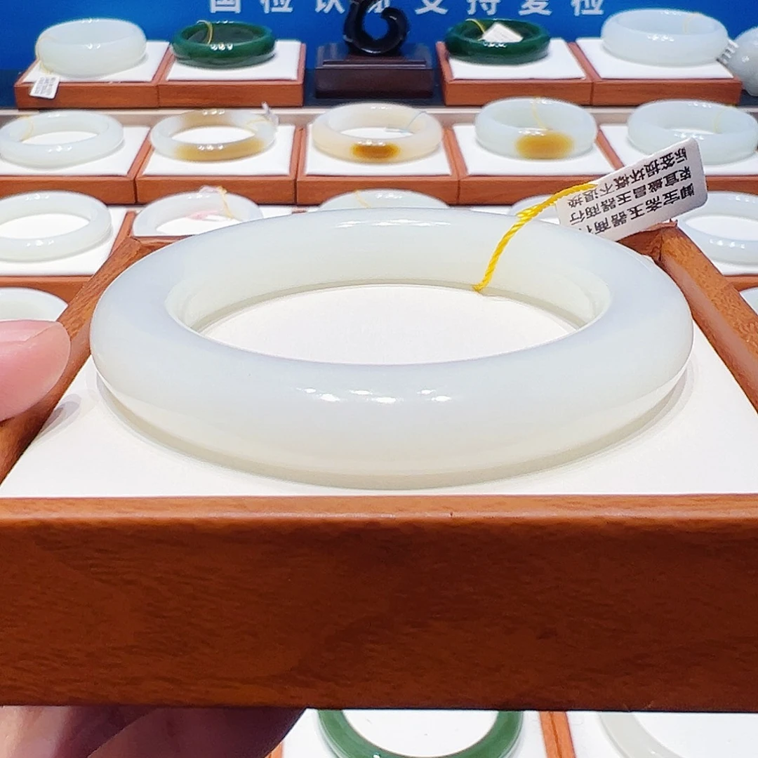 和田玉未镶嵌手镯羊脂白5657