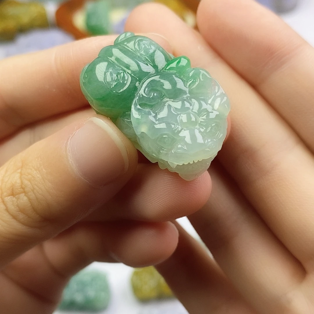 颈饰未镶嵌翡翠貔貅