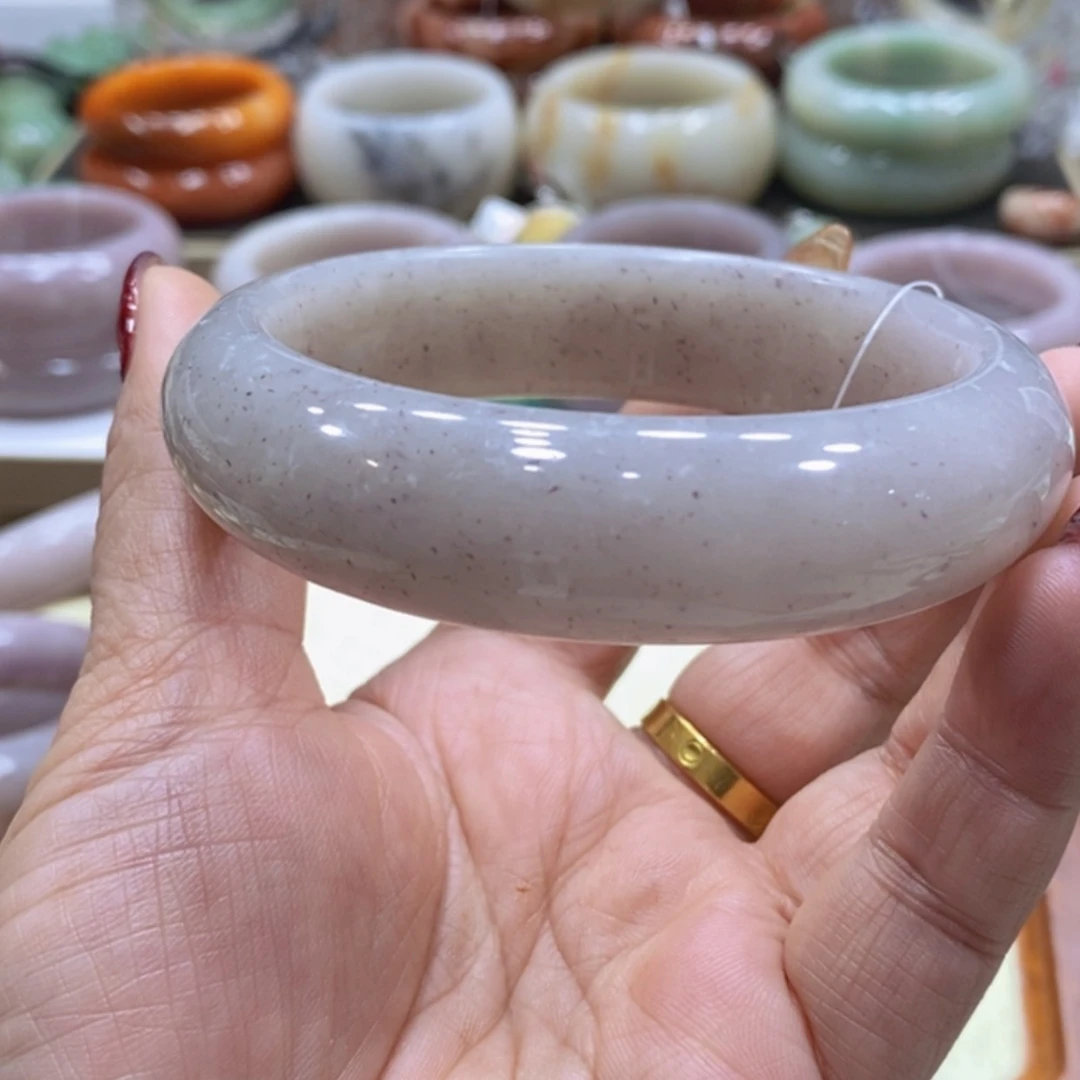 【闪购商品】未镶嵌手镯石英质玉郑*?