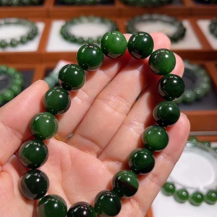 自***由和田玉（碧玉）未镶嵌手链