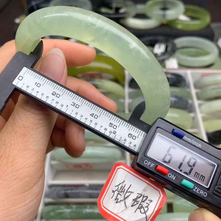 蛇纹石玉未镶嵌手镯494