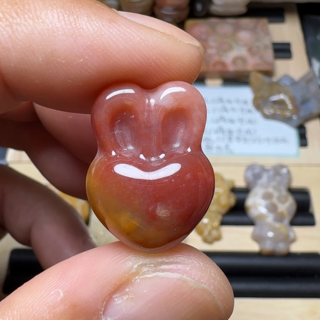 未镶嵌纯天然色有机玉石保真色硅化玉
