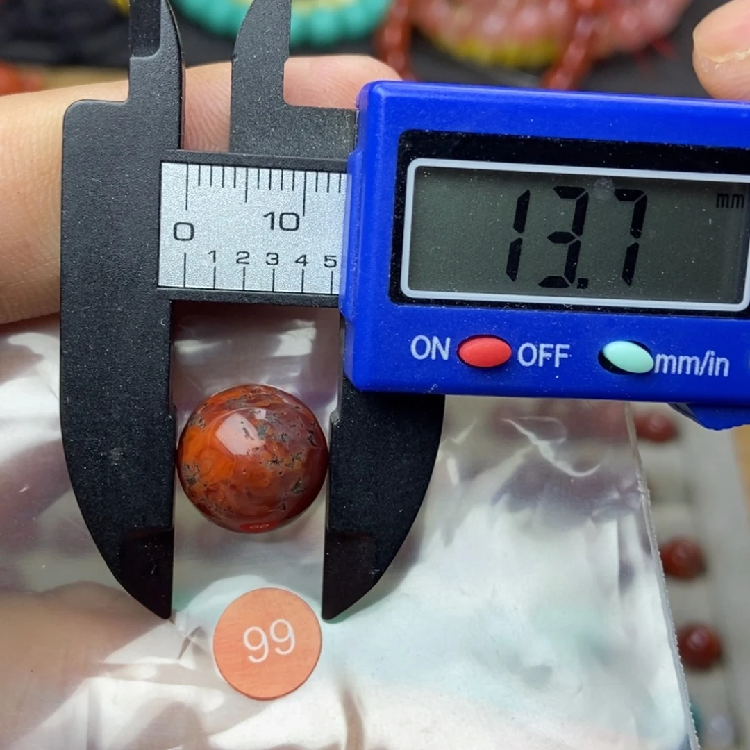 南红玛瑙未镶嵌南红玛瑙有瑕疵