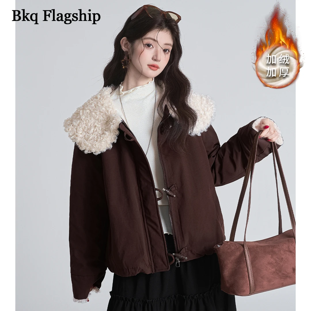 美拉德复古羊羔毛大翻领加绒加厚棉服女2025冬牛角扣保暖夹克外套