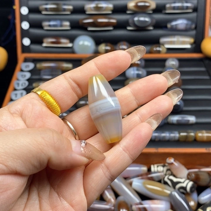 玛瑙/玉髓珠宝奇石未镶嵌两*