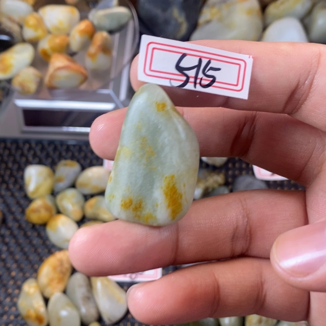 和田玉（糖玉）未镶嵌挂件