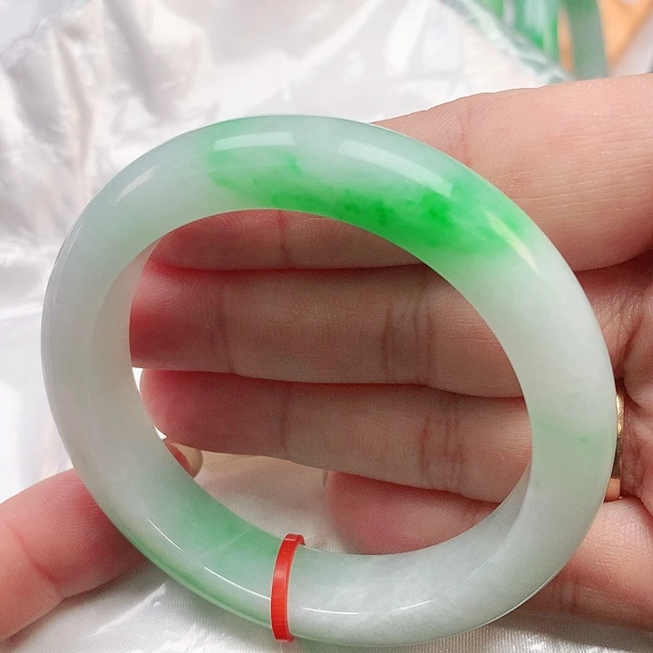 翡翠手镯未镶嵌正圈1788