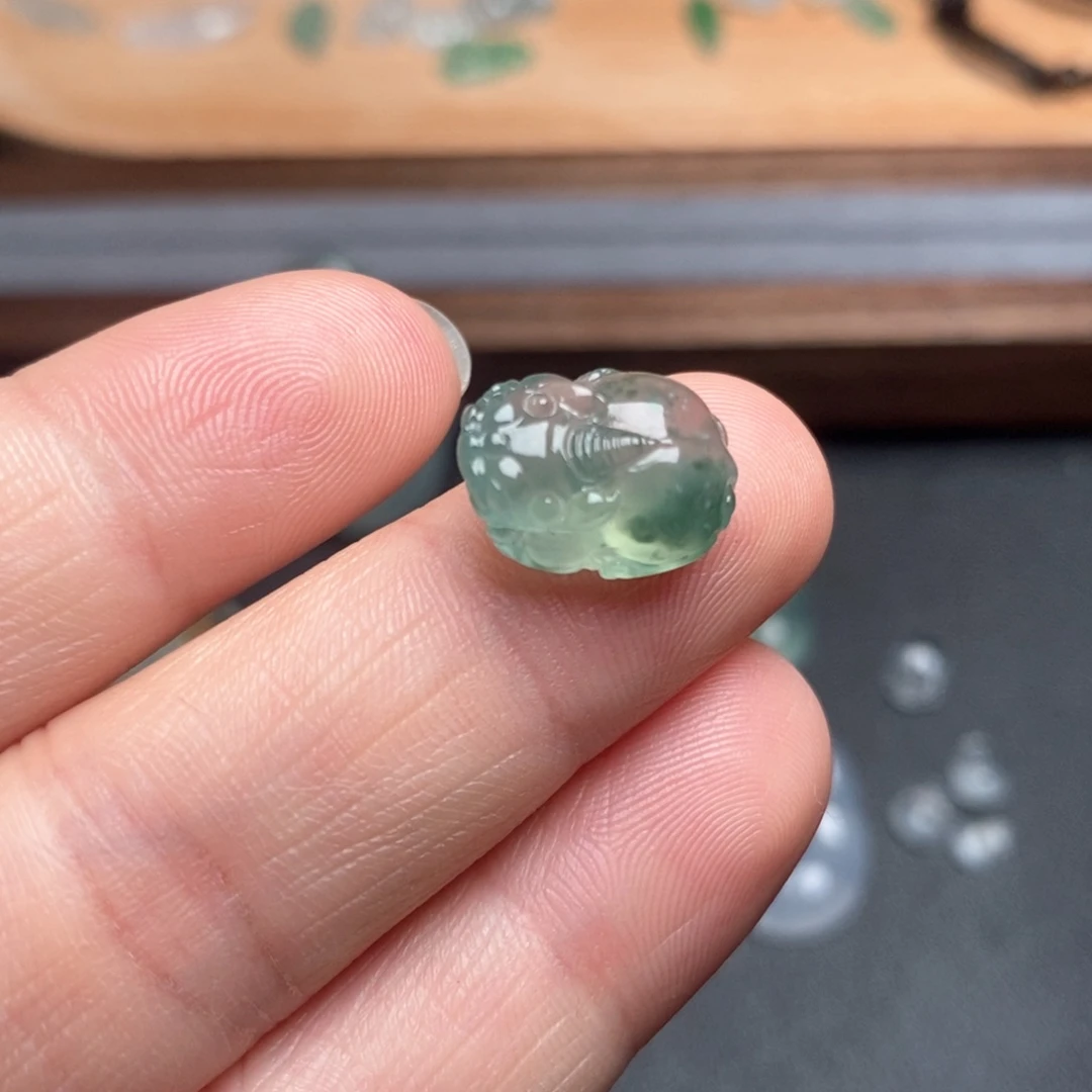 翡翠颈饰未镶嵌貔貅