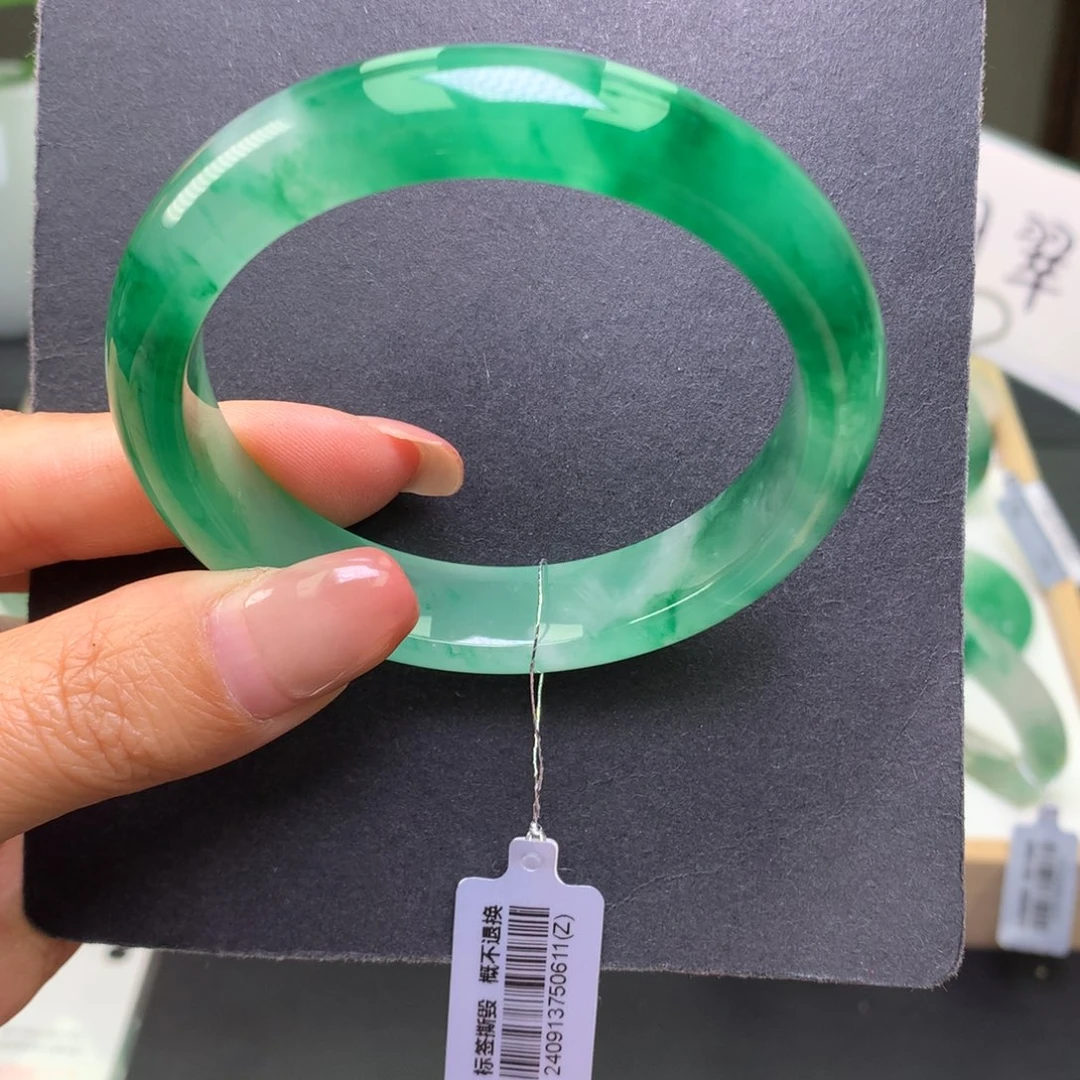 石英质玉（非洲翠）未镶嵌手镯5556辣绿飘花