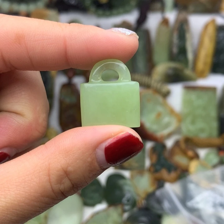 岫岩老玉（透闪石质玉）挂件未镶嵌